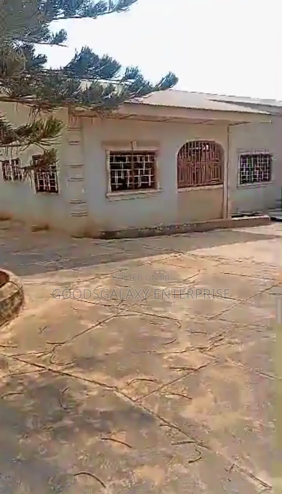 9bdrm House in Kumasi Metropolitan for sale