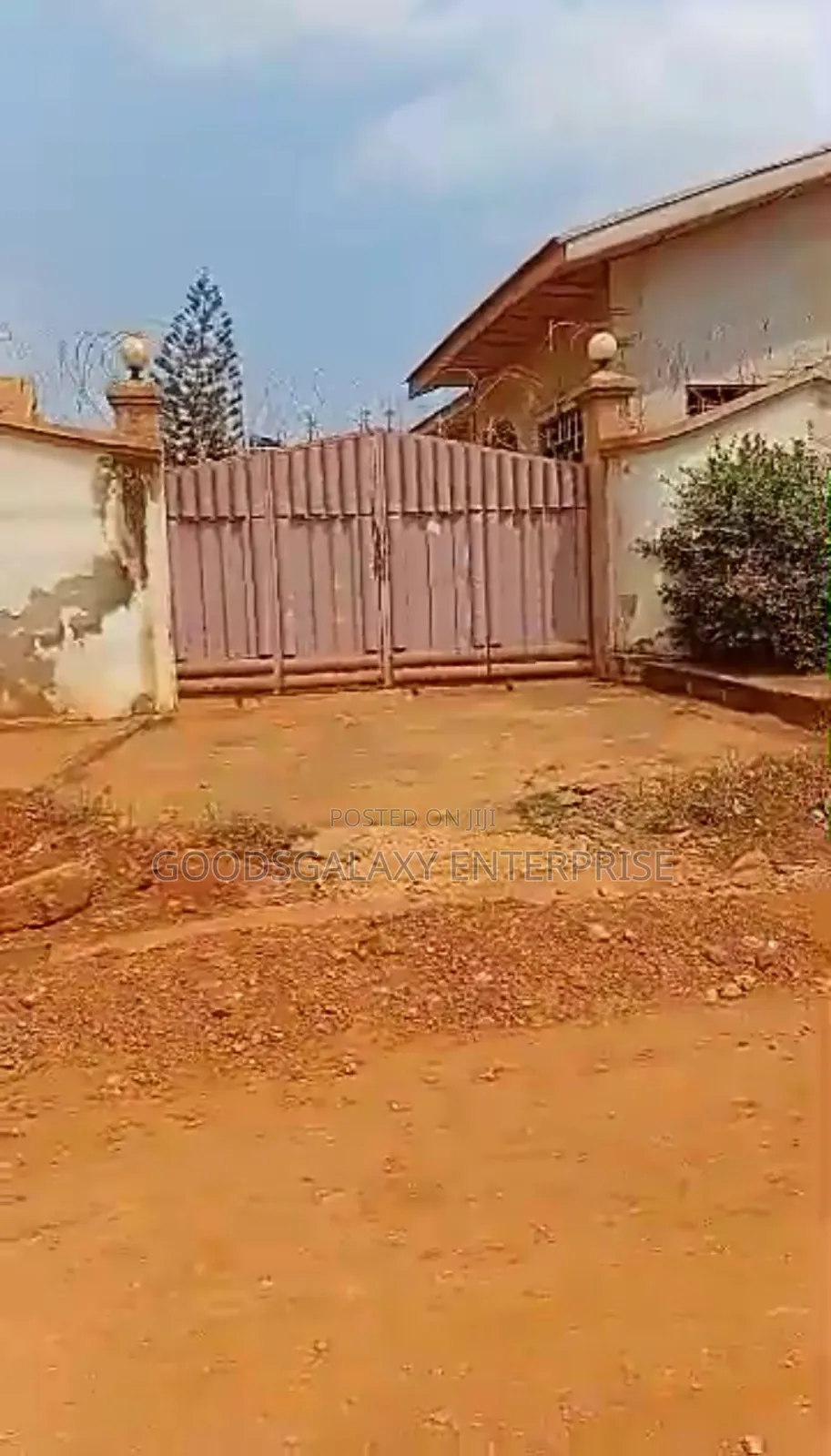 9bdrm House in Kumasi Metropolitan for sale