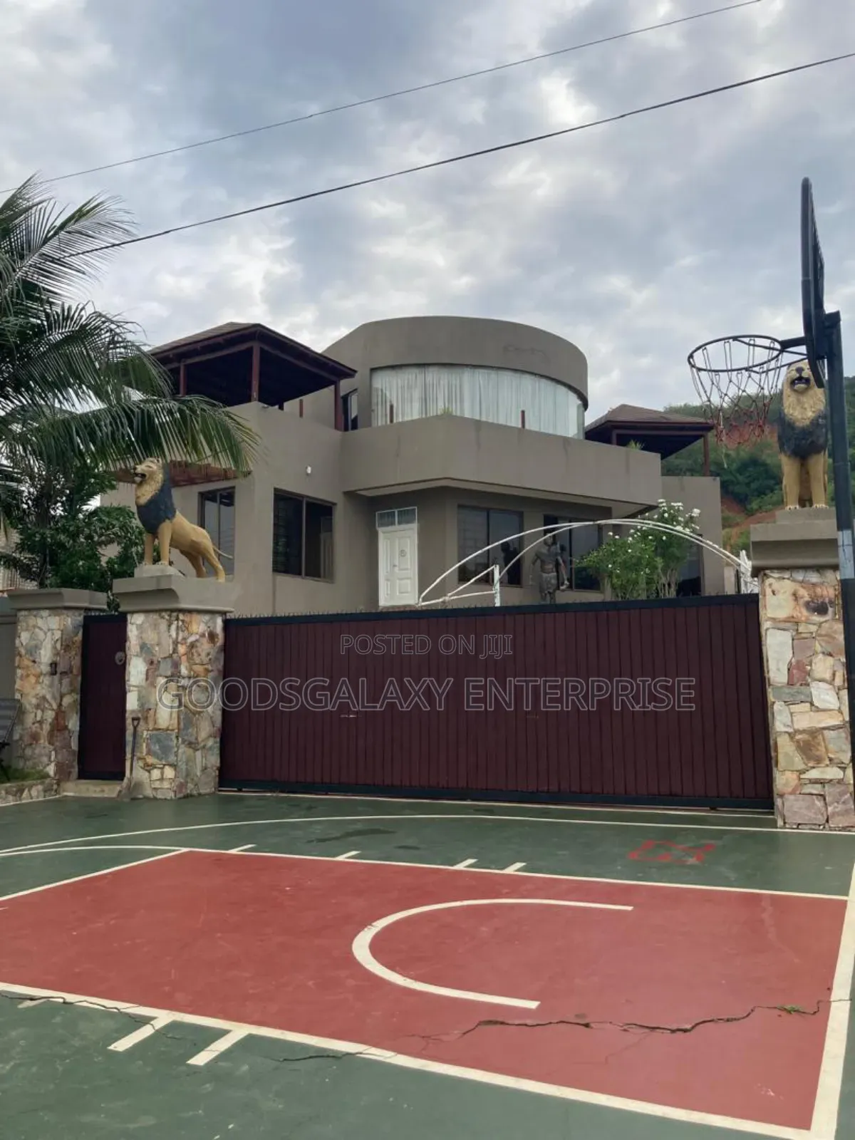 6bdrm Mansion in Accra Metropolitan for sale