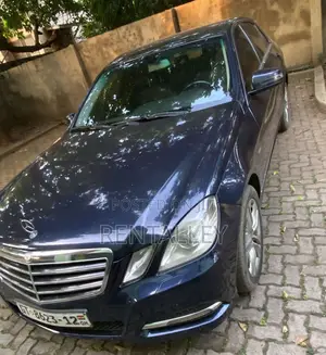 Mercedes-Benz 200E 2012 Blue