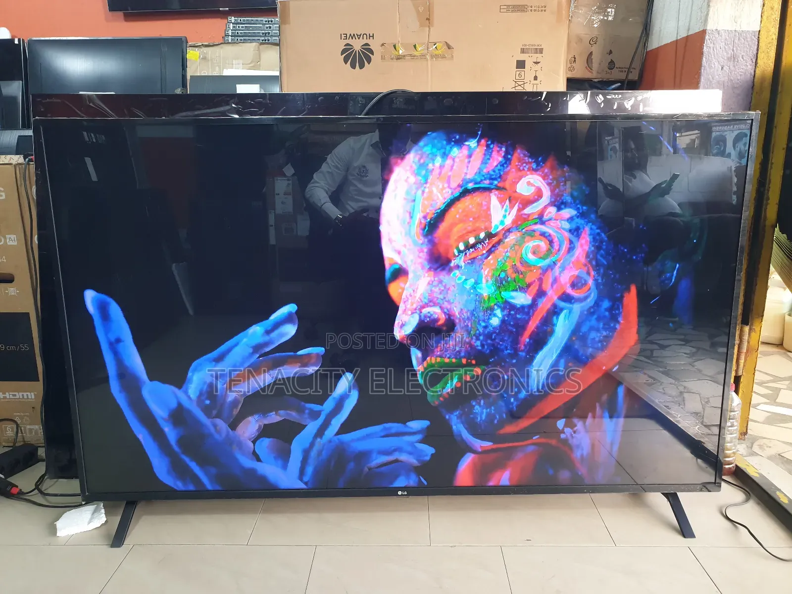 Lg 65"Uhd HDR Smart Satellite Tv