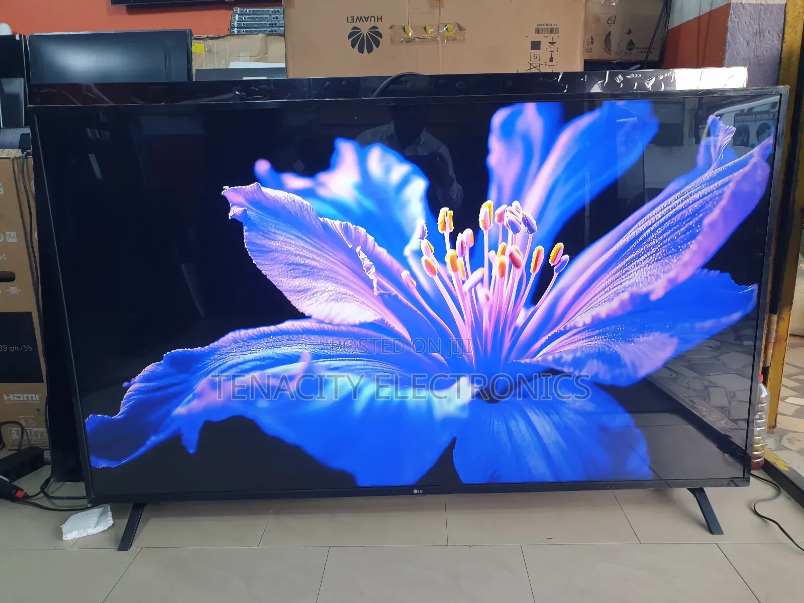 Lg 65"Uhd HDR Smart Satellite Tv