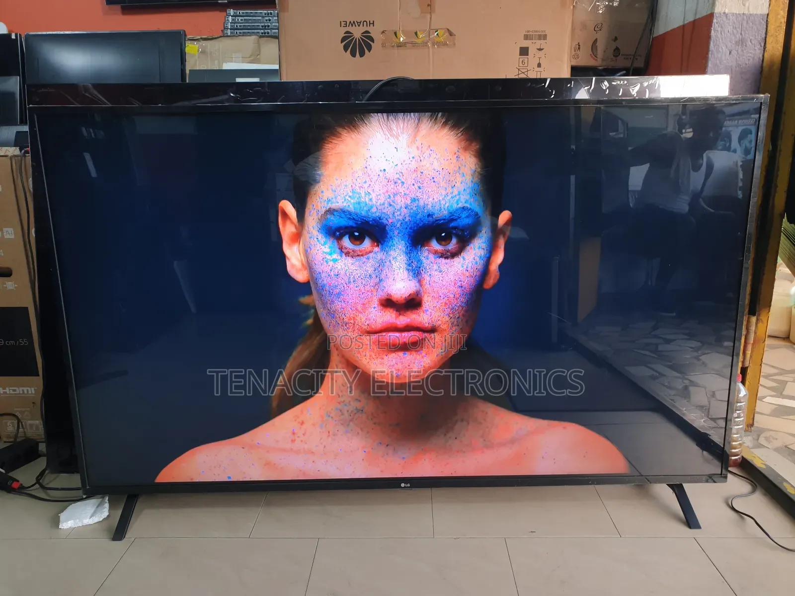 Lg 65"Uhd HDR Smart Satellite Tv