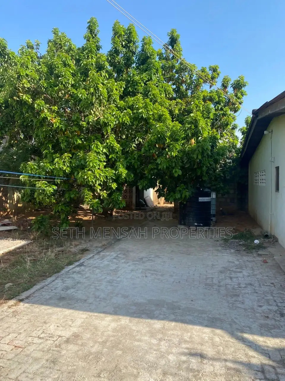 4bdrm House in 4 Bedroom House, Mile 7 for sale