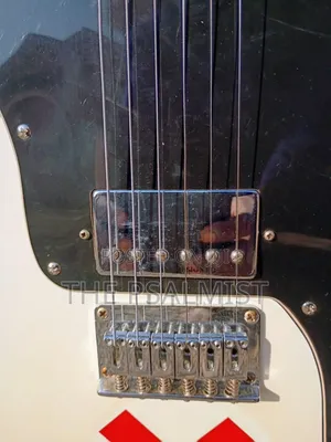 Squier Fender Deryck With Duncan Humbucker Pickups