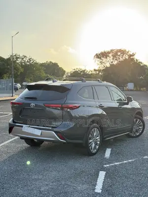 Toyota Highlander Platinum AWD 2020 Gray
