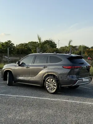Toyota Highlander Platinum AWD 2020 Gray