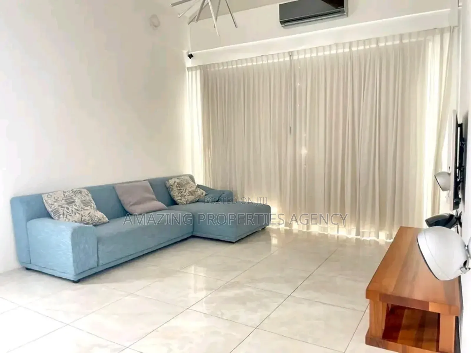 5bdrm House in Airport Hills for sale