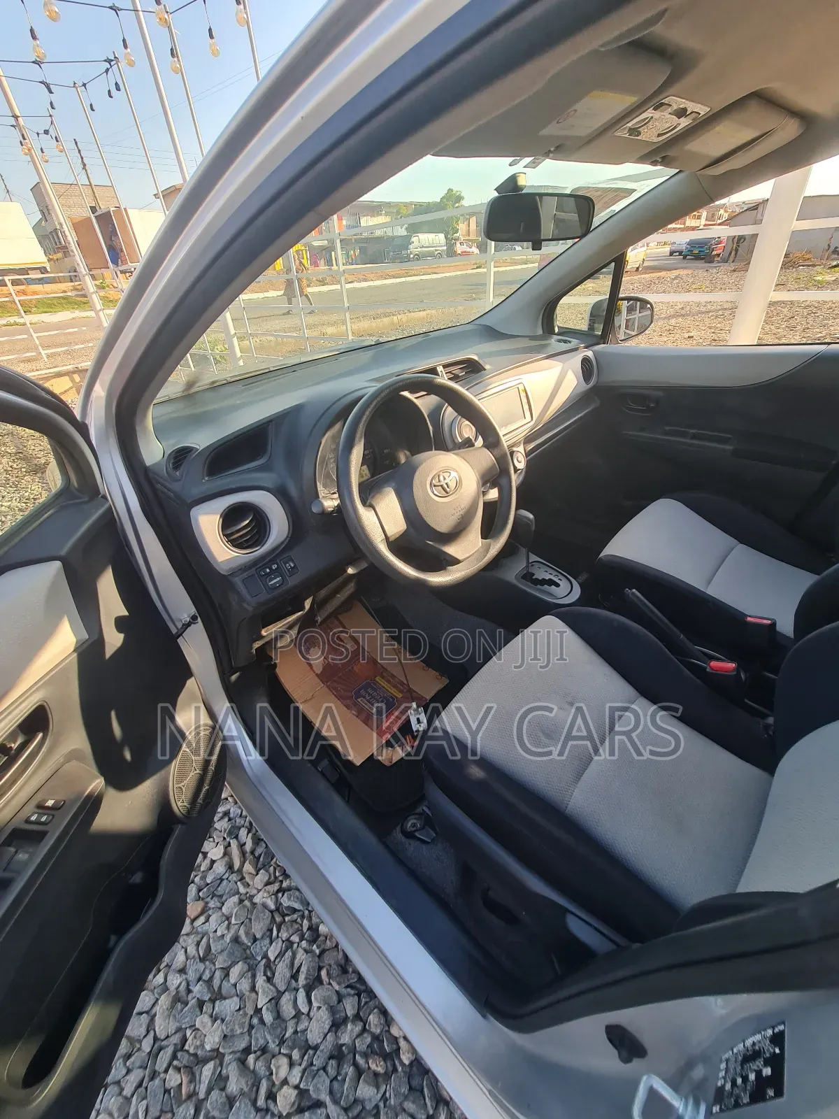 Toyota Vitz 1.3 AWD 5dr 2013 Silver
