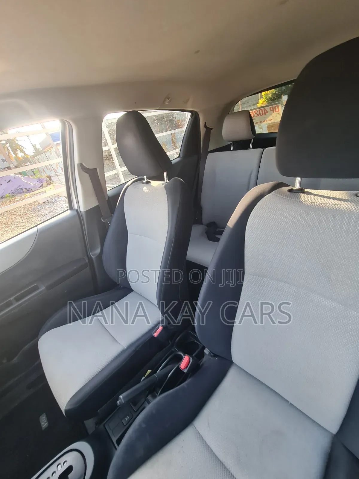 Toyota Vitz 1.3 AWD 5dr 2013 Silver