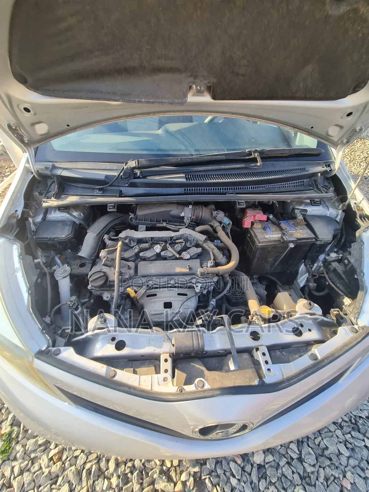 Toyota Vitz 1.3 AWD 5dr 2013 Silver