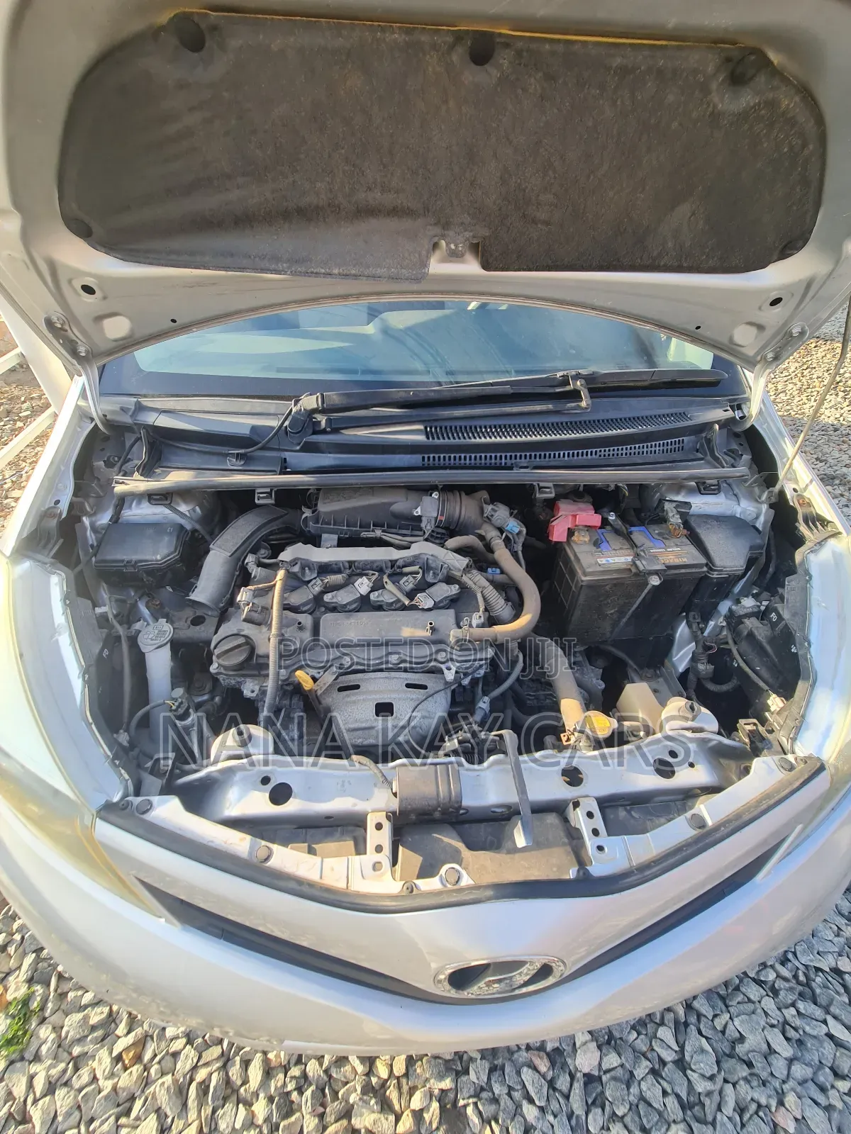 Toyota Vitz 1.3 AWD 5dr 2013 Silver