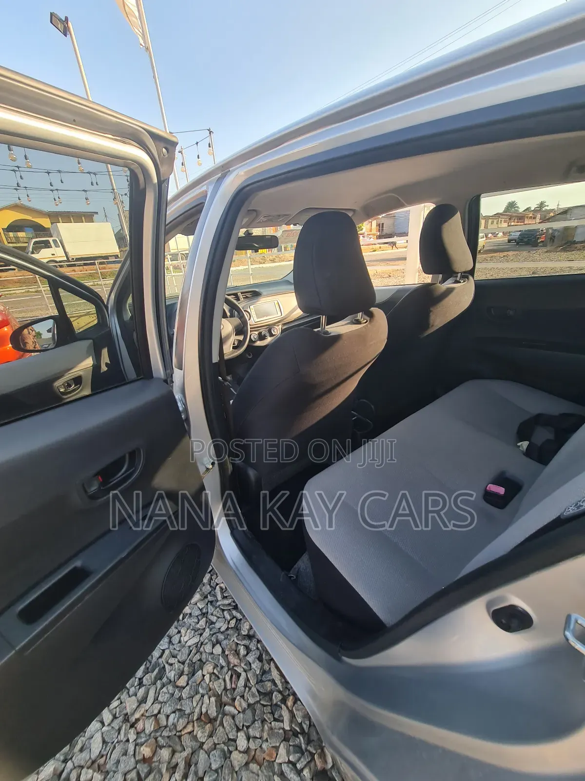 Toyota Vitz 1.3 AWD 5dr 2013 Silver
