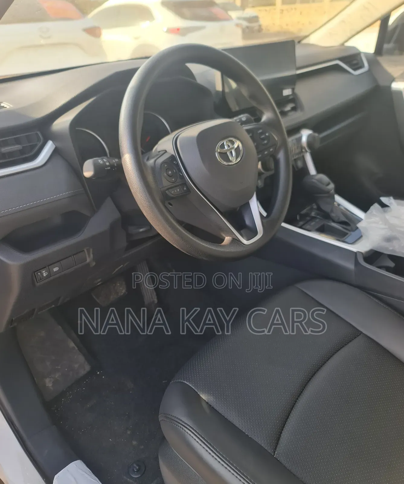 Toyota RAV4 XLE AWD 2023 White