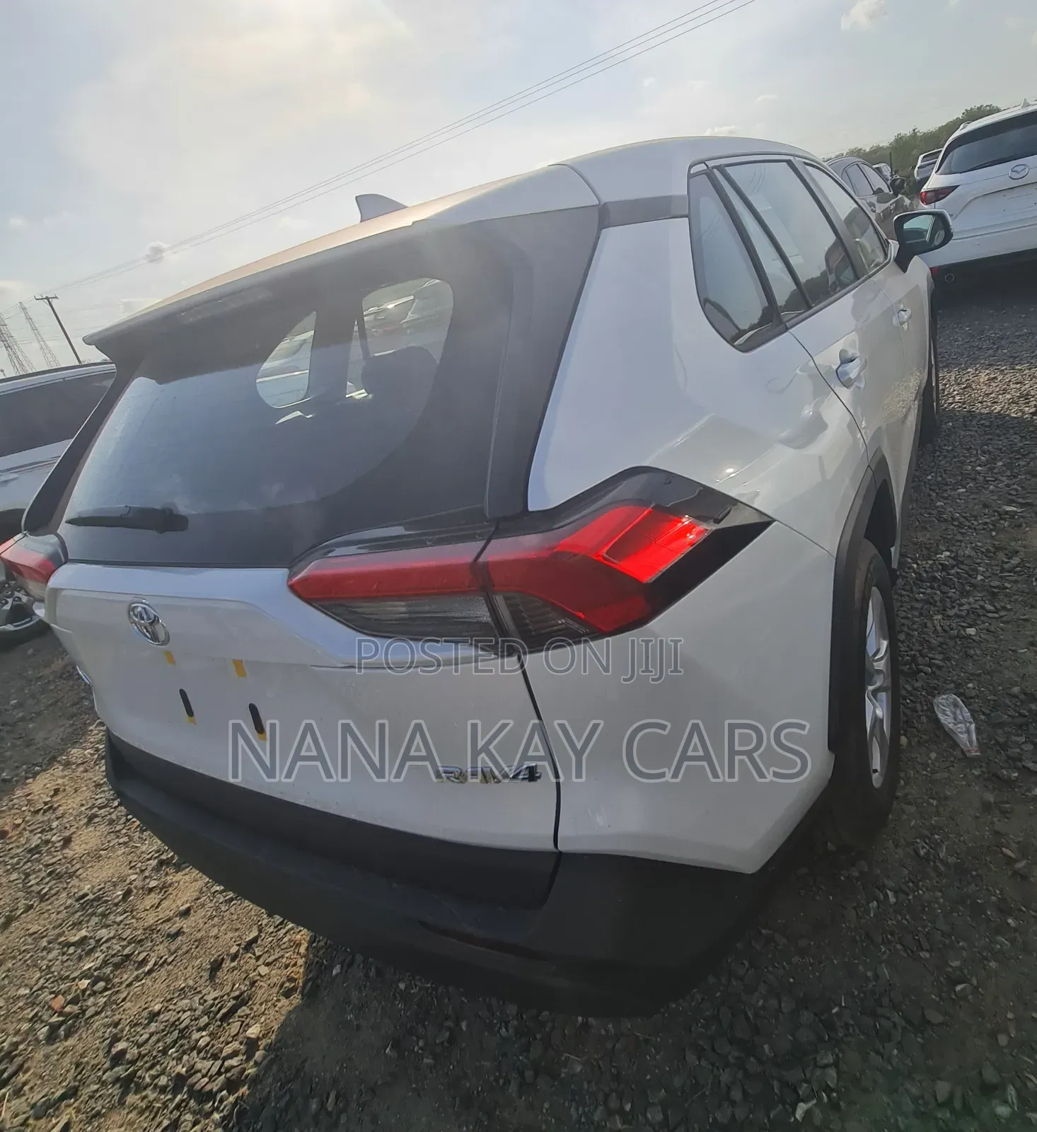 Toyota RAV4 XLE AWD 2023 White