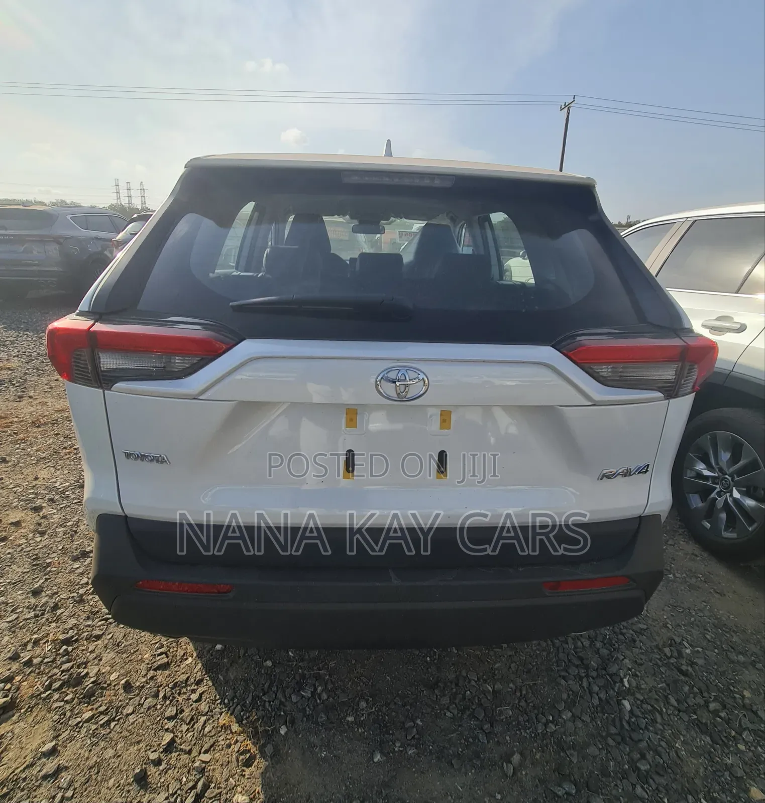 Toyota RAV4 XLE AWD 2023 White