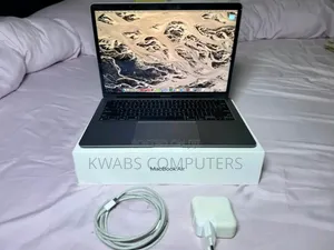 New Laptop Apple MacBook Pro M1 8GB Apple M1 SSD 256GB