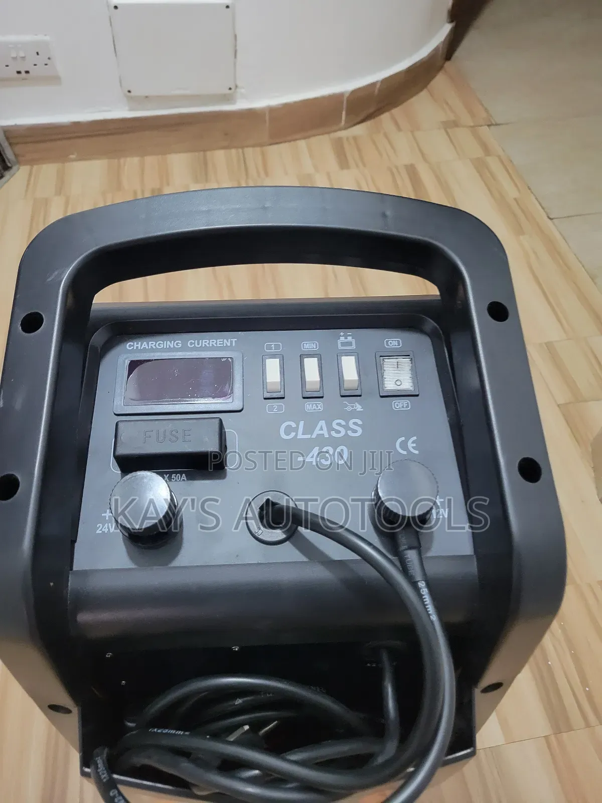 High Quality Car Truck 12v 24v Battery Charger and Jump Starter