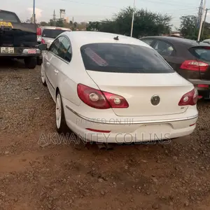 Volkswagen Passat 2012 White