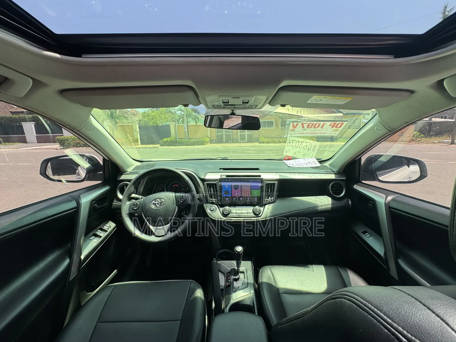 Toyota RAV4 XLE 4dr SUV AWD (2.5L 4cyl 6A) 2018 White