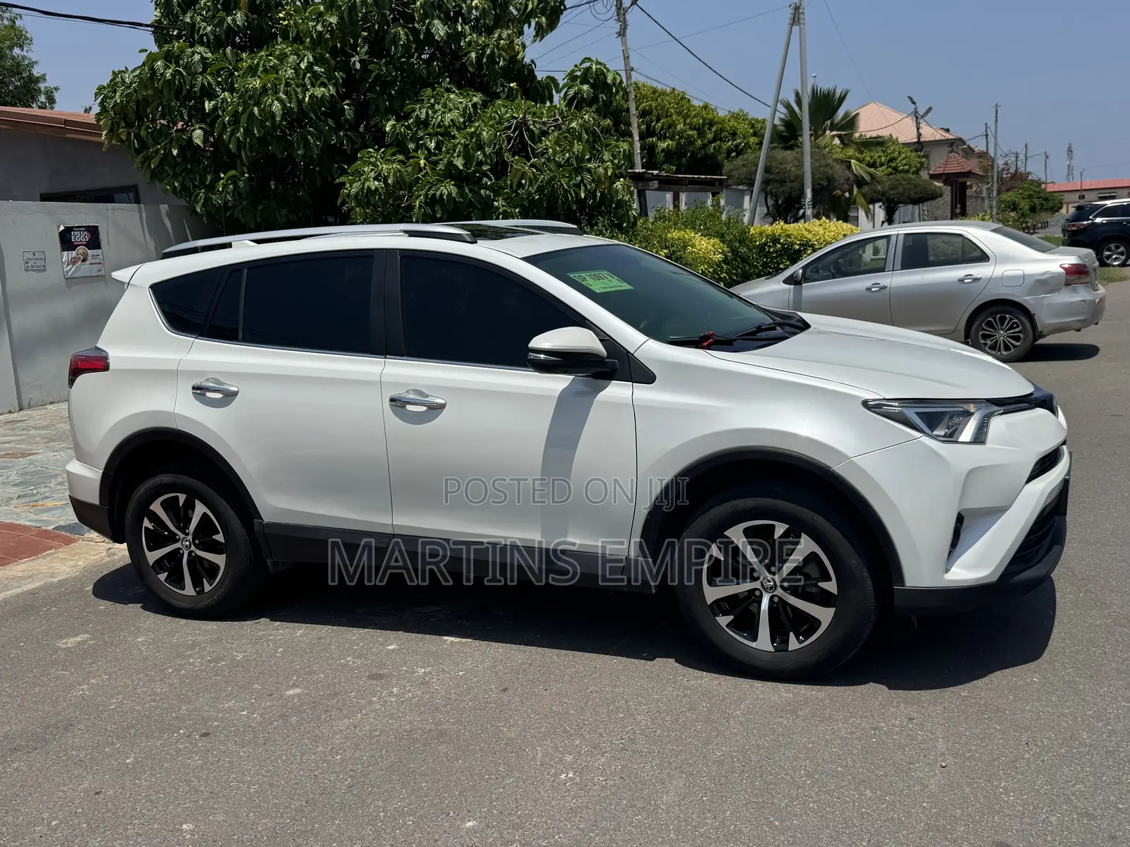 Toyota RAV4 XLE 4dr SUV AWD (2.5L 4cyl 6A) 2018 White