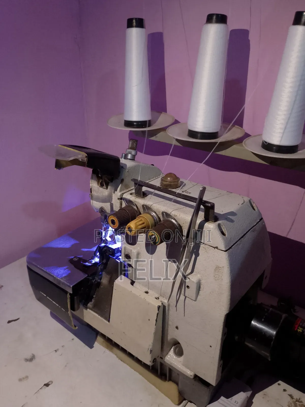 Overlock Sewing Machine