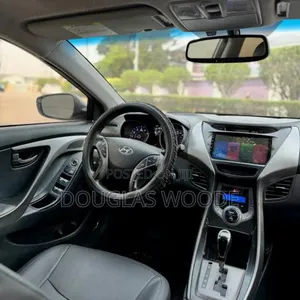 Hyundai Elantra Limited Sedan FWD (1.8L 4cyl 6A) 2013 Silver