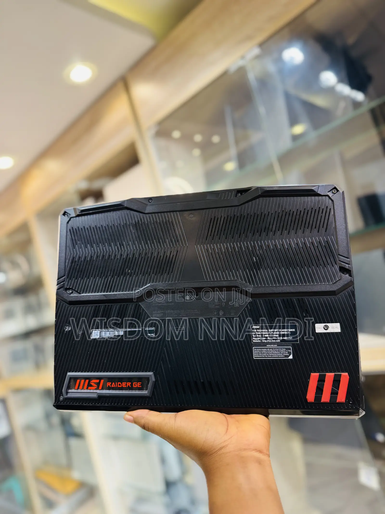 Laptop MSI Raider GE68HX 13VI-202US 16GB Intel Core i7 SSD 1T