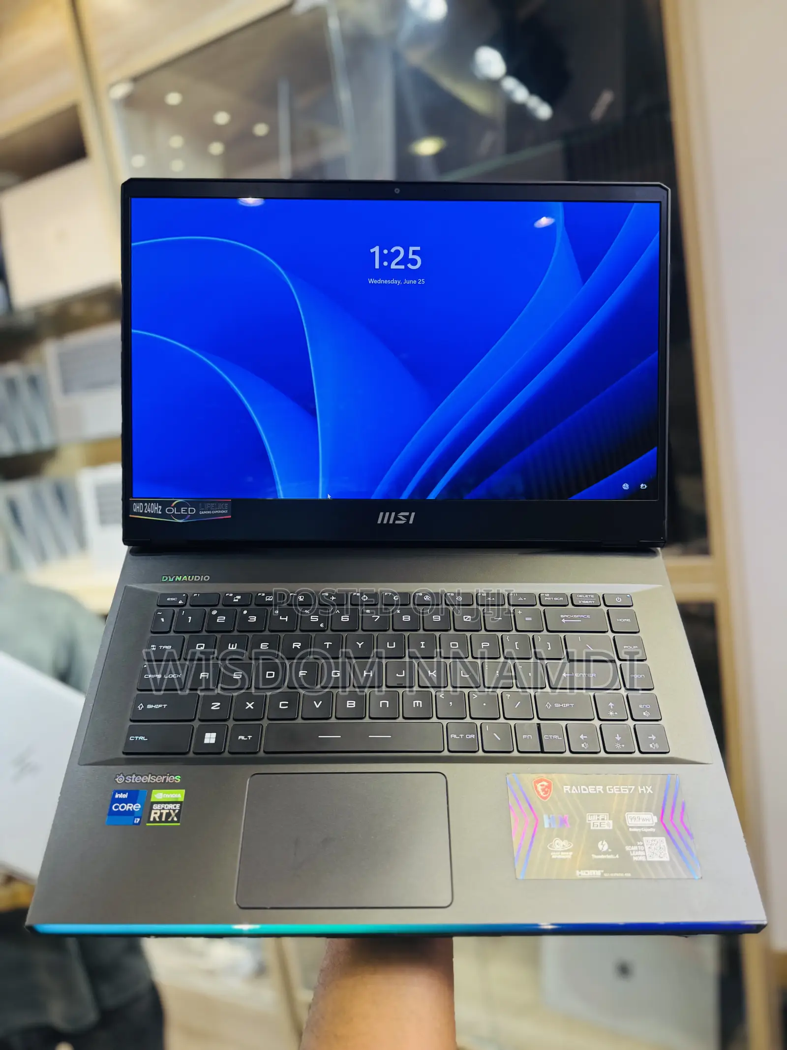 Laptop MSI Raider GE68HX 13VI-202US 16GB Intel Core i7 SSD 1T