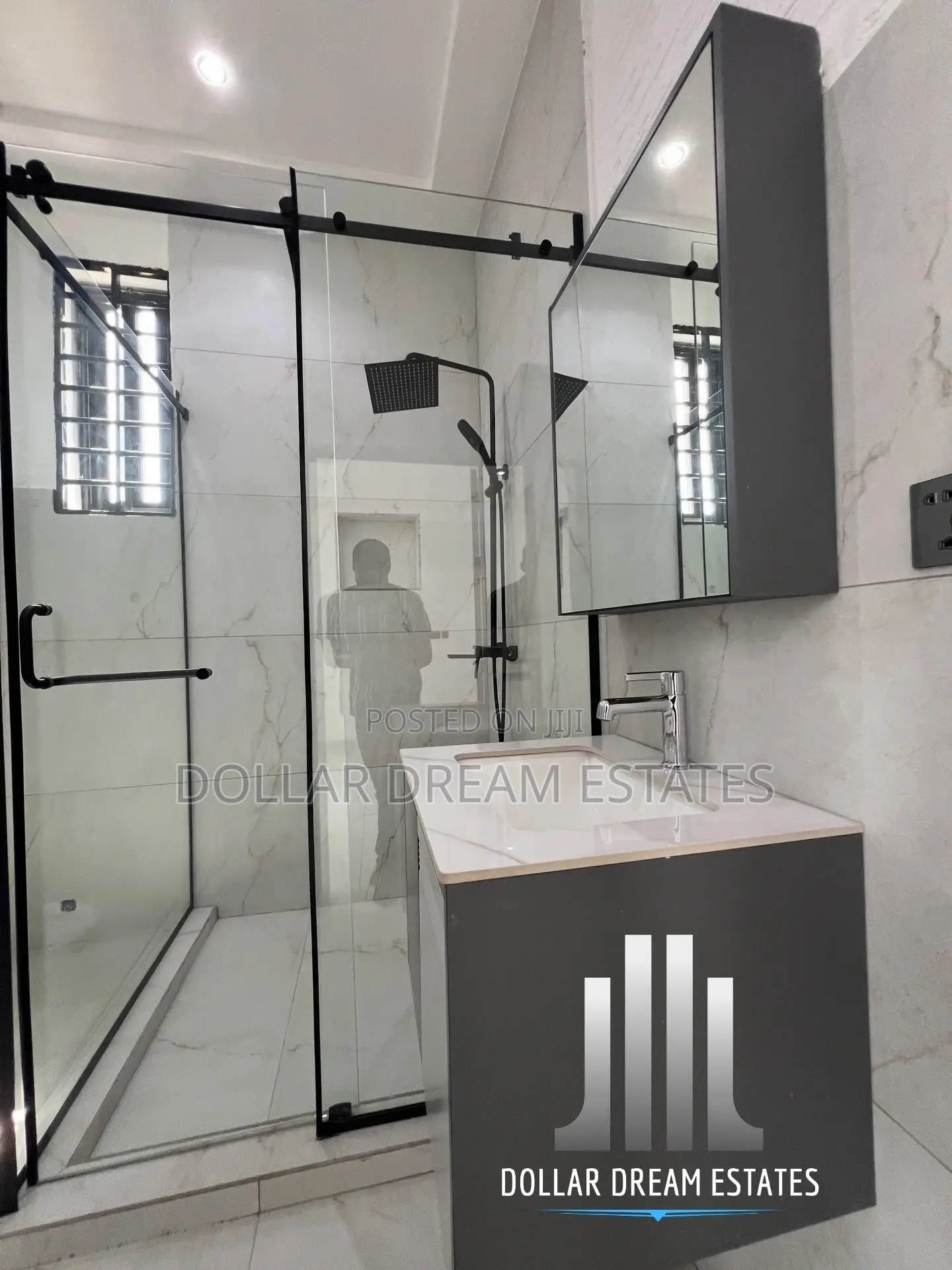 4bdrm House in East Legon for sale