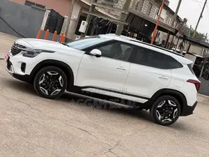 Kia Seltos 2026 White