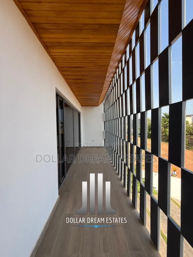 3bdrm House in Ashaley Botwe for sale