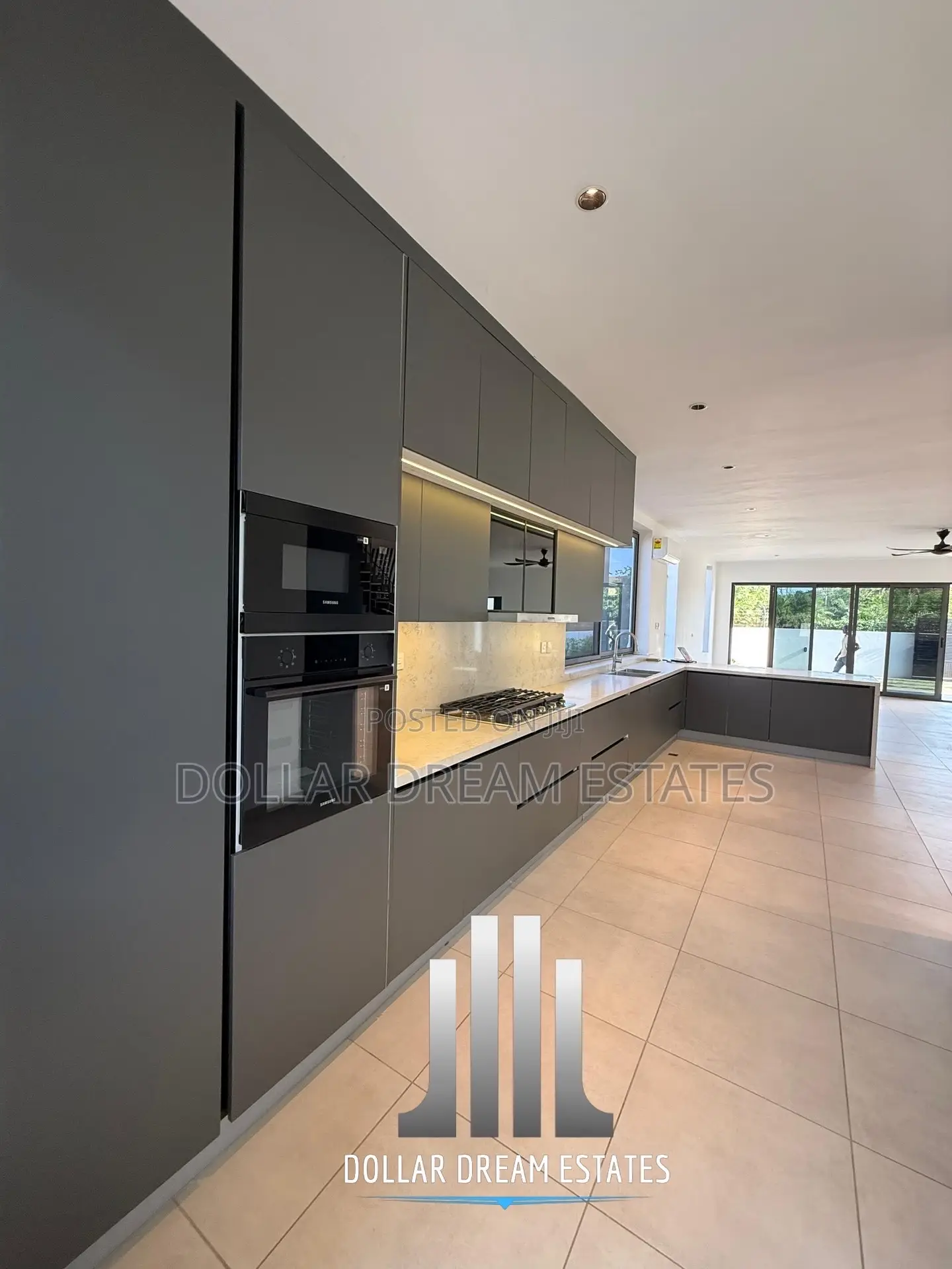 3bdrm House in Ashaley Botwe for sale