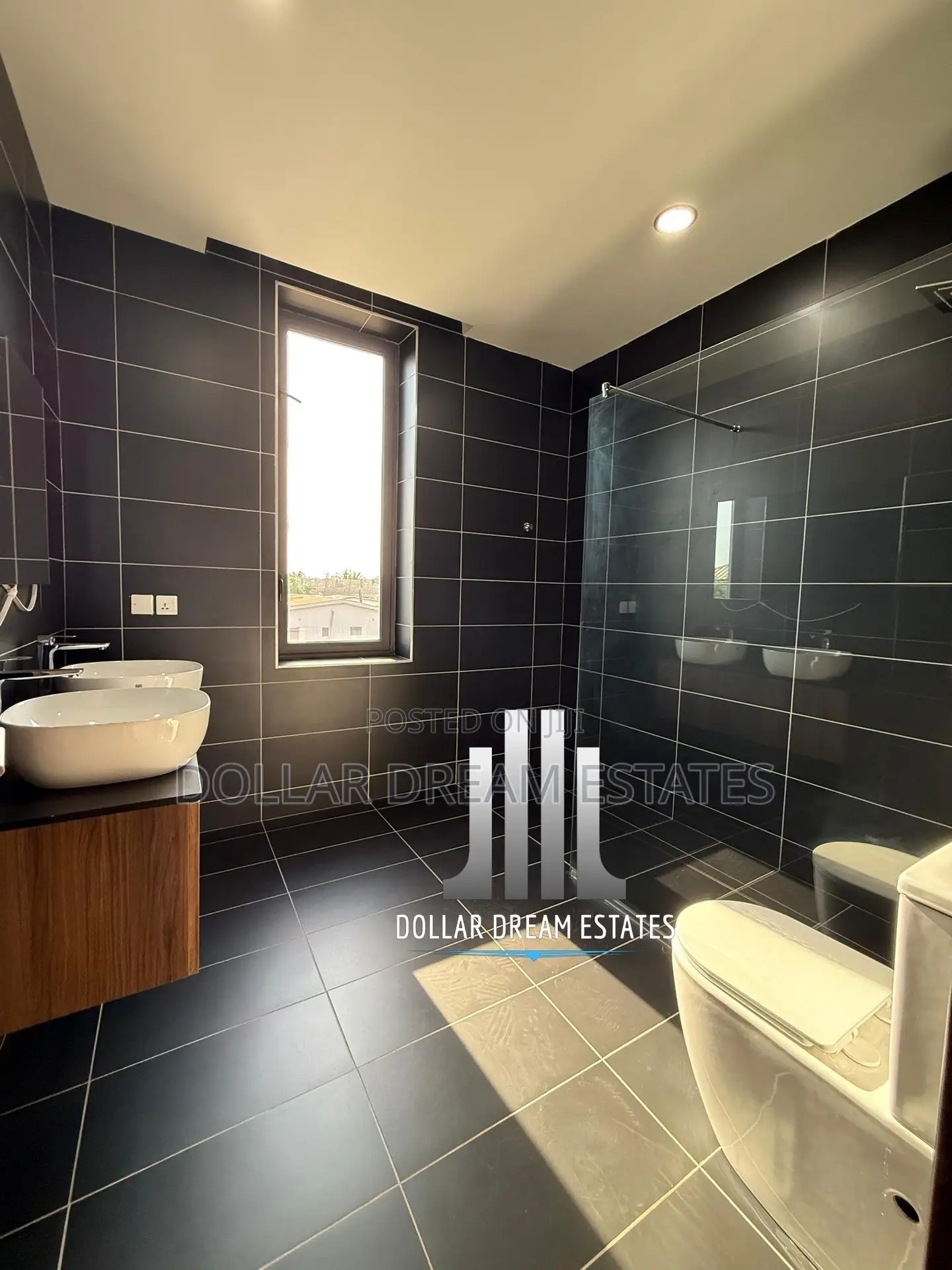 3bdrm House in Ashaley Botwe for sale