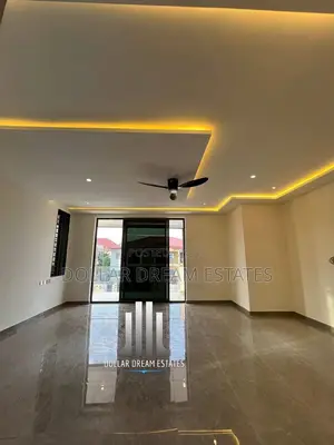 4bdrm House in Lake Side Estate for sale