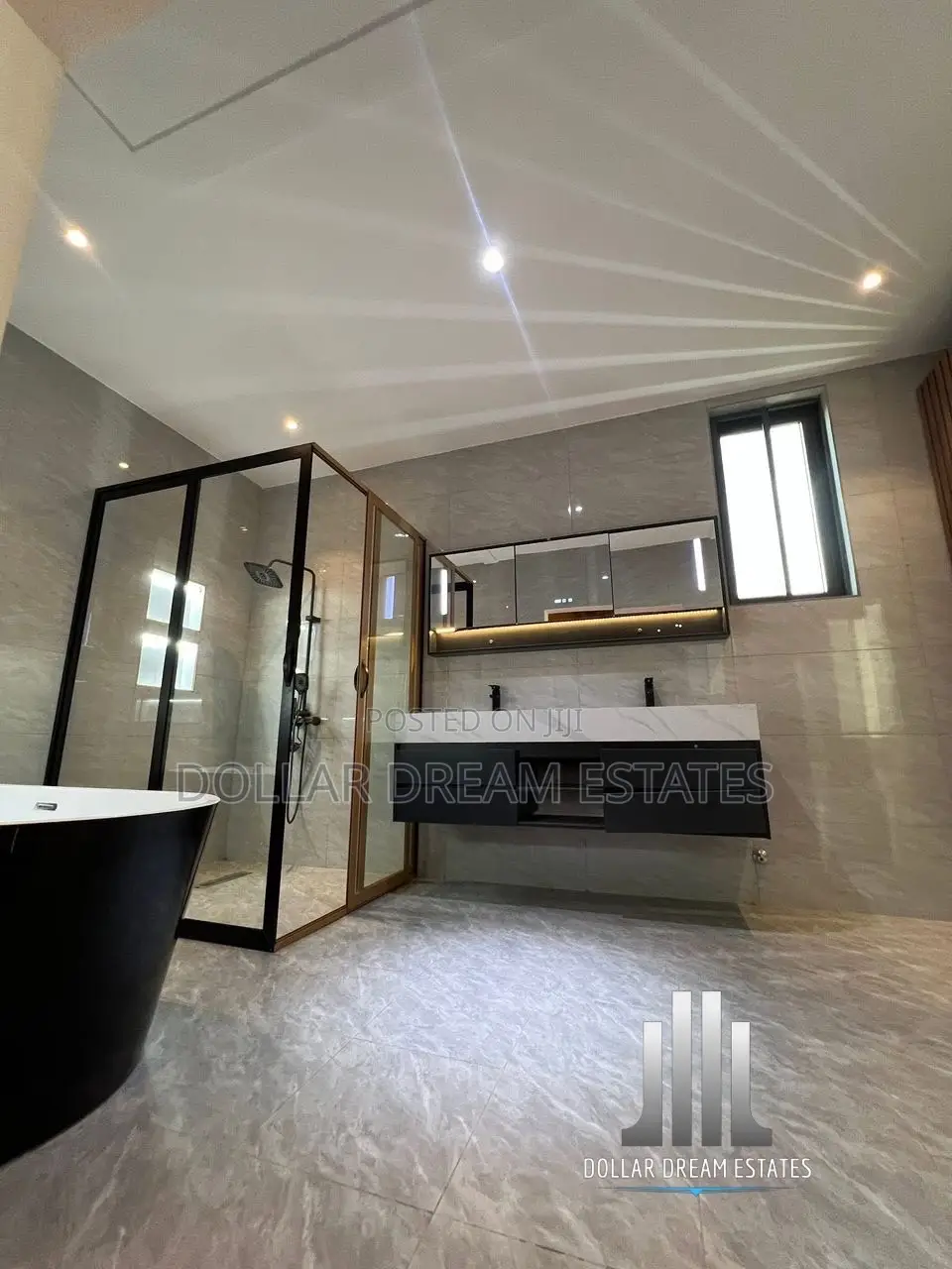4bdrm House in Lake Side Estate for sale