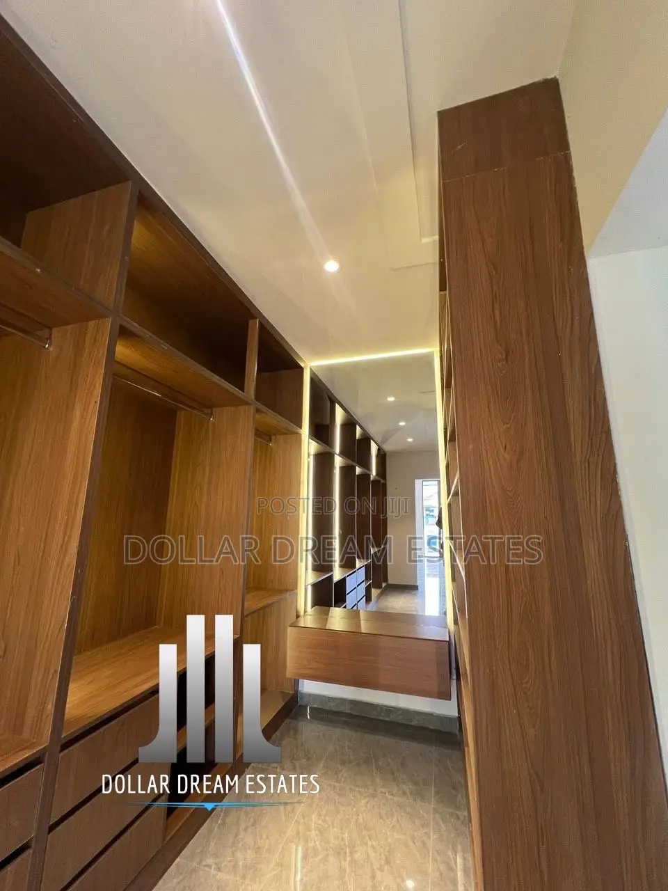 4bdrm House in Lake Side Estate for sale