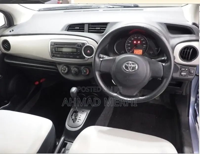 Toyota Vitz 1.3 FWD 5dr 2013 Blue