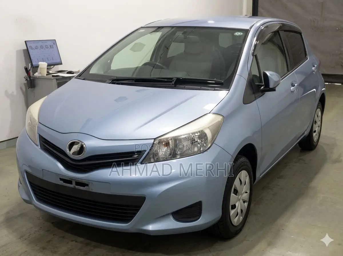 Toyota Vitz 1.3 FWD 5dr 2013 Blue