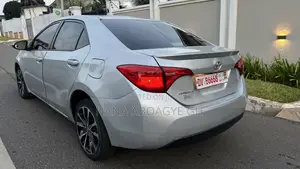Toyota Corolla 2017 Silver