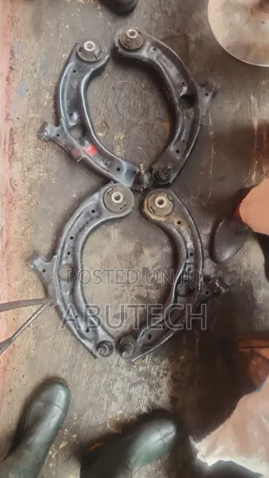Lowerarm Mazda 2 , Toyota Ia 2015, 2017, 2019 , 2020