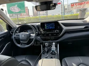 Toyota Highlander XLE AWD 2023 White
