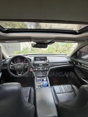 Honda Accord Touring 2.0T 2018 White