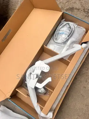 Frencia Aluminum Shower