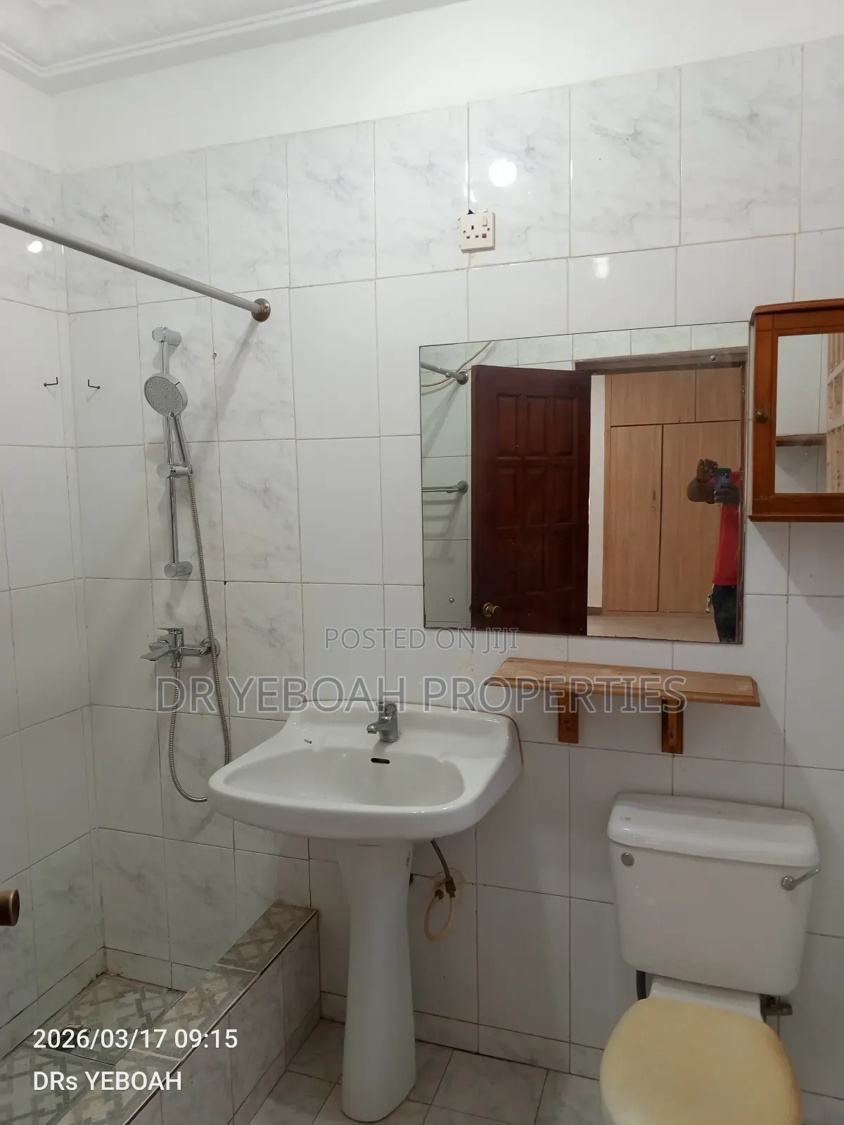 3bdrm House in Spintex:-  3 for rent