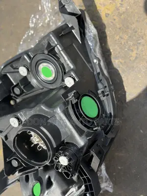 Mitsubishi Pajero 2016 Head Light Charger Type
