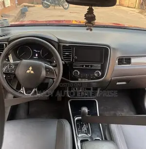 Mitsubishi Outlander SEL AWC 2019 Red