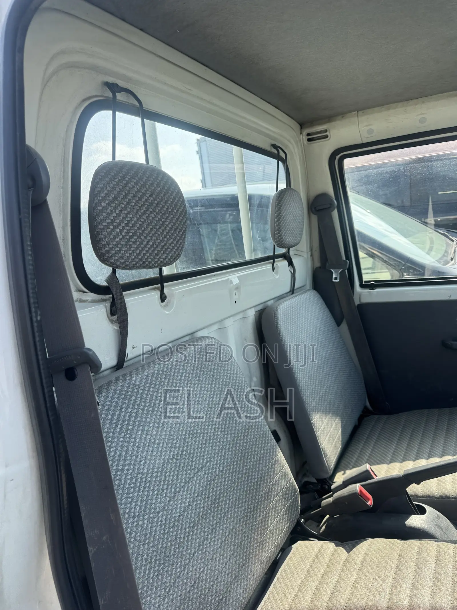 Daihatsu Hijet 2000 White