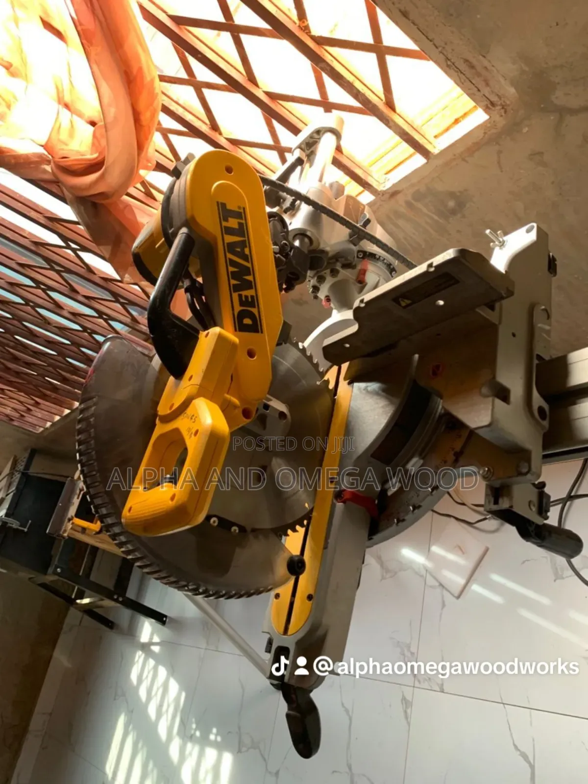 Dewalt Dw718 With the Stand From Usa