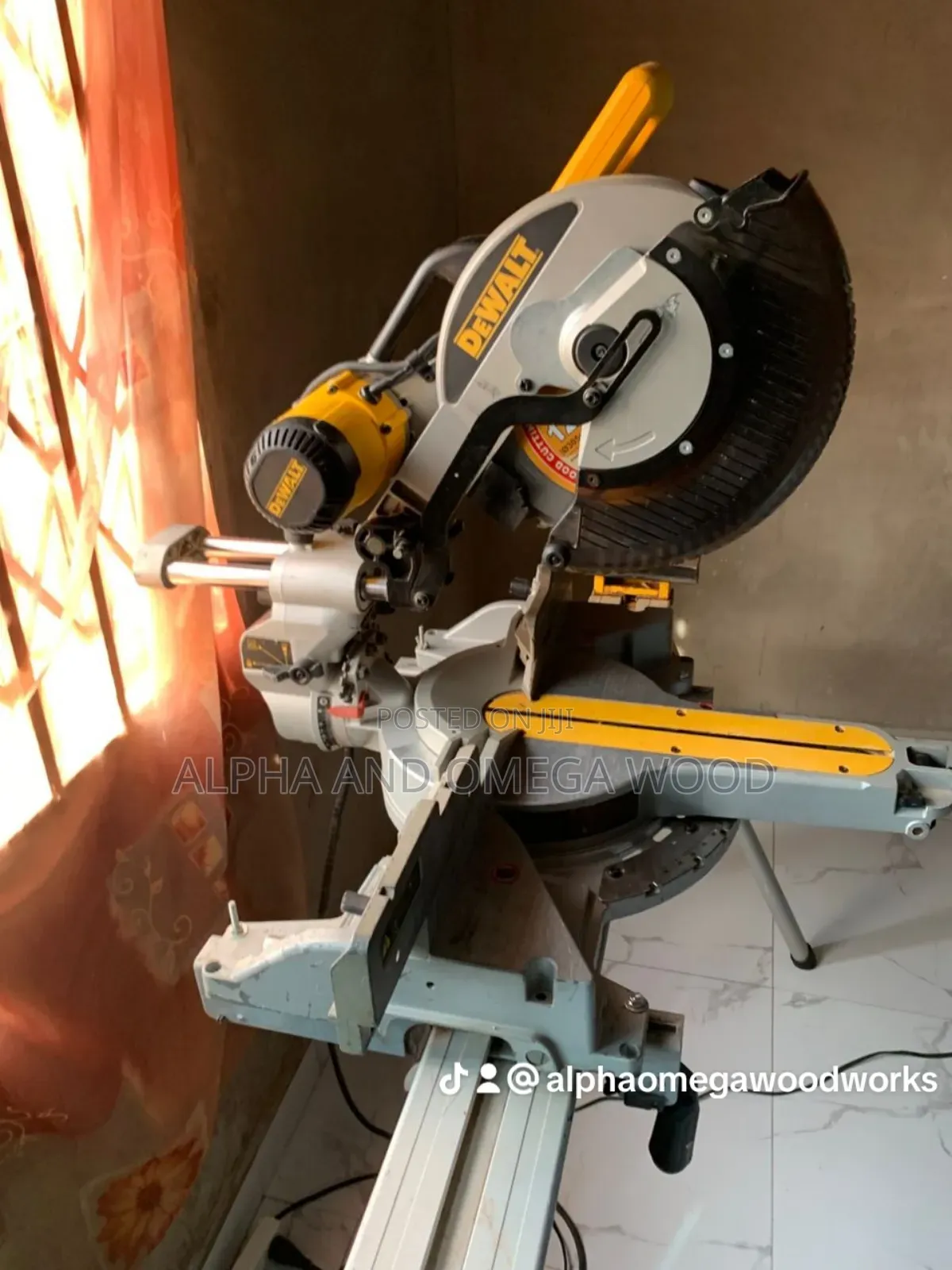 Dewalt Dw718 With the Stand From Usa